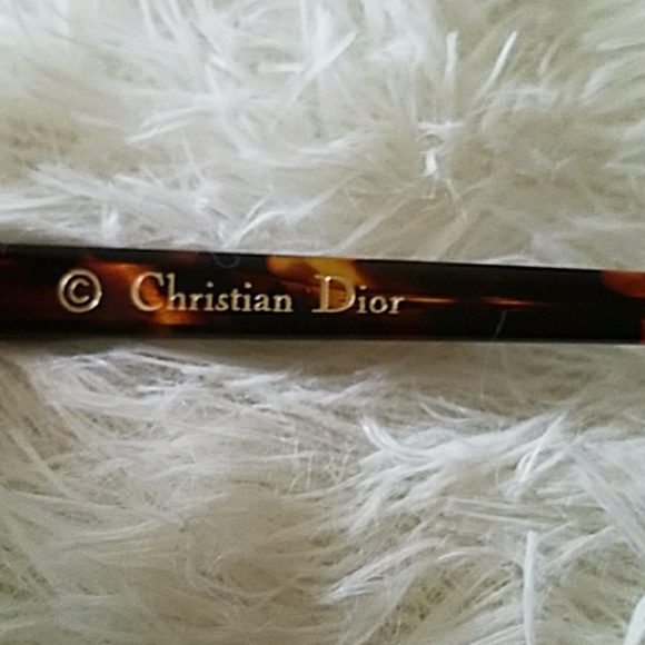 DiorMania 1 sunglasses.